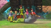 Mr. Ploof will vor den Kindern Michael, Lily, Peter Pan, Wendy und John als Held dastehen. Mr. Ploof will vor den Kindern Michael, Lily, Peter Pan, Wendy und John als Held dastehen.