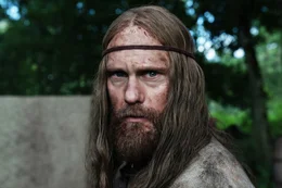 Als Erwachsener hat der einstige Prinz Amleth (Alexander Skarsg&aring;rd) seine Herkunft verdr&auml;ngt.