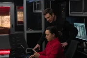 &bdquo;Trust&ldquo; &ndash; The Fugitive Task Force is thrown into the world of the wealthy and twisted after a Rhode Island socialite is murdered in her own mansion. Meanwhile, Barnes contemplates big changes. Pictured (L-R): Roxy Sternberg as Special Agent Sheryll Barnes and Dylan McDermott as Supervisory Special Agent Remy Scott.