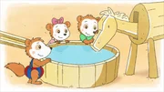 Auf dem Wasserspielplatz haben Bobo, Hedi und Luis flei&szlig;ig Wasser gepumpt. Ob das Holzpferd durstig ist?
