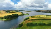 Eine der schönsten Inseln Dänemarks: Als (Alsen) in der Dänischen Südsee, getrennt vom Festland durch den Alsensund. Eine der schönsten Inseln Dänemarks: Als (Alsen) in der Dänischen Südsee, getrennt vom Festland durch den Alsensund.