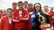 Gespannte Erwartung vor dem Jugend-Derby B&auml;rstadt gegen Schifferdorf.   (Von Links: Volker "Zack" Michalowski, Mirco Reseg, Guido Hammesfahr, Robert Lohr, Helmut Krauss, Anne Ratte-Polle und Hund Keks)