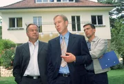Die Ermittler Kehler (Wolfgang Bathke, l.) und Bonhoff (Wolfgang Krewe, r.) m&uuml;ssen den Mord an der jungen Lehrerin Suzanna Sebald aufkl&auml;ren. Oberstudiendirektor Fuchs (Oliver Stritzel) erz&auml;hlt ihnen von einem Drohbrief, den Frau Sebald vor kurzem bekommen hat...