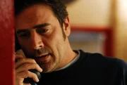 Emma gibt im Radio Beziehungstipps. Unter anderem auch Sofia, die sich daraufhin von ihrem Freund Patrick (Jeffrey Dean Morgan) trennt. Dieser beginnt daraufhin einen Racheplan gegen Emma zu entwickeln ...
