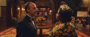 Mr Stringer (Stanley Tucci, l.); Gro&szlig;mutter (Octavia Spencer, r.)