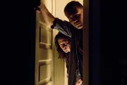 Wollen ihre eigene Tochter unbedingt dauerhaft loswerden: Edward (Callum Keith Rennie, r.) und Margaret Sullivan (Kerry O'Malley, l.) ...