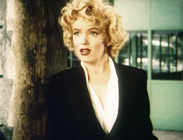 Die durchtriebene Rose (Marilyn Monroe) erlebt eine b&ouml;se &Uuml;berraschung - der Versuch, ihren Ehemann zu t&ouml;ten, scheitert kl&auml;glich ...