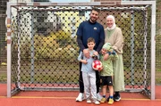 Mohamed Cherbagi stammt aus Syrien und arbeitet als Krankenhausarzt in Sachsen. Zusammen mit seiner deutschen Frau und den beiden Kindern plant er eine R&uuml;ckkehr in seine alte Heimat.