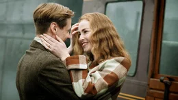 Trautmann (David Kross) verliebt sich in Margaret (Freya Mavor).