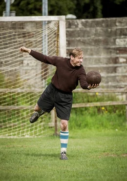Ein deutscher Kriegsgefangener im Tor: Bert Trautmann (David Kross) spielt auf der Insel