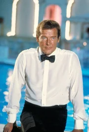 James Bond (Roger Moore)
