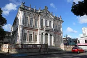 Salvador da Bahia gilt als eine der vielf&auml;ltigsten St&auml;dte Brasiliens: Von dem Labyrinth bunter Gassen bis zu den Dichtern und Denkern ist in dieser Stadt alles einmalig.