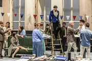 Proben zur Neuinterpretation der Oper &bdquo;Louise&ldquo; von Gustave Charpentier, inszeniert von Christof Loy (3.v.r.)