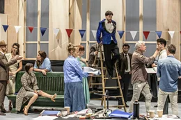 Proben zur Neuinterpretation der Oper &bdquo;Louise&ldquo; von Gustave Charpentier, inszeniert von Christof Loy (3.v.r.)