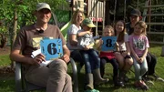 Jörg und Tanja versuchen, ein gemütliches Wohlfühlplätzchen im Garten zu schaffen, während sie sich um ihre acht Kinder kümmern und berufstätig sind. Können sie Tanjas Traum von einer Terrasse bis zum Muttertag verwirklichen? Jörg und Tanja versuchen, ein gemütliches Wohlfühlplätzchen im Garten zu schaffen, während sie sich um ihre acht Kinder kümmern und berufstätig sind. Können sie Tanjas Traum von einer Terrasse bis zum Muttertag verwirklichen?