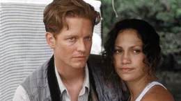 Dr. Steven Cale (Eric Stoltz) und Terri Flores (Jennifer Lopez)