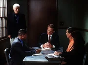 Mark Sloan (Dick Van Dyke, l.) wird mit zwei Mordf&auml;llen konfrontiert.