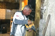 Es wird im ganzen Haus mit schwerem Ger&auml;t gearbeitet