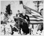 NH 58169 Flottenadmiral Chester W. Nimitz, USN, Oberbefehlshaber der Pazifikflotte.