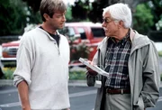 Dr. Mark Sloan (Dick Van Dyke, r.) hat Hinweise darauf, dass Richter David McReynolds (James Read, l.) mehr &uuml;ber den Mord an der jungen Allison wei&szlig;.