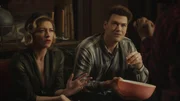 Ava (Jes Macallan, l.); Nate Heywood (Nick Zano, r.)