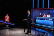 Moderator Alexander Bommes (2.v.l.) mit den Kandidat:innen: Wolf Porten (3.v.r.), Nicole Gannott (2.v.r.), Ali Alam (r.), Christin Wei&szlig; (l.).