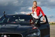 Stuntfrau Miriam H&ouml;ller ist "NITRO Autoquartett"-Stammspielerin.