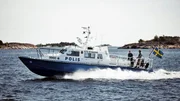 Thomas und Mia pendeln bei ihren Ermittlungen &uuml;ber die See der Sch&auml;ren zwischen der Stadt und Sandhamn.