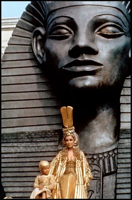 Elizabeth Taylor im Film &bdquo;Cleopatra&ldquo;, von Regisseur Joseph Mankiewicz 1963.