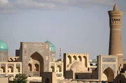Das warme Licht Zentralasiens lockte Ende des 19. Jahrhunderts den franz&ouml;sischen Fotografen Paul Nadar nach Usbekistan, das damals noch Turkestan hie&szlig;.