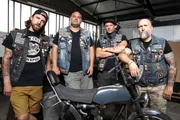 Sascha, August, Ben und Marc (v.l.) sind Mitglieder des Mofaclubs "Die Kobras" vom Niederrhein.