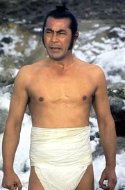 Toshir&ocirc; Mifune (Kuroda).