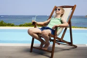 S&ouml;nke (William Ringstr&ouml;m) genie&szlig;t den Urlaub.
