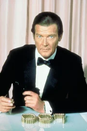 James Bond (Roger Moore)