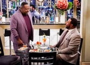 Calvin Butler (Cedric the Entertainer, l.); Jerome Bettis (Jerome Bettis, r.)
