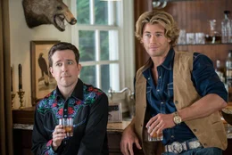 Im Bild: Rusty Griswold (Ed Helms), Stone Crandall (Chris Hemsworth).