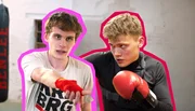 Linus (18) steckt mitten im Abistress. Wenn ihm alles zu viel wird, geht er ins Boxstudio. Dort kann er den Druck rauslassen &ndash; Schulstress, Streit zuhause, alles, was sich so anstaut. Boxen ist f&uuml;r ihn mehr als ein Hobby. Es ist sein Ventil: Ohne Training ist er schneller genervt, schl&auml;ft schlechter und kommt nicht richtig runter. Mit Boxen findet er wieder Fokus und Ruhe.