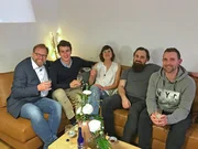 V.l.: Martin, Neal, Gastgeberin Janina, Marko und Manuel V.l.: Martin, Neal, Gastgeberin Janina, Marko und Manuel