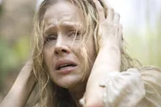 Sarah (Julie Benz)