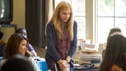 Die sch&uuml;chterne Carrie White (Chloe Grace Moretz)  wird von ihren Mitsch&uuml;lerinnen gemieden...