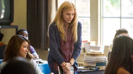 Die sch&uuml;chterne Carrie White (Chloe Grace Moretz)  wird von ihren Mitsch&uuml;lerinnen gemieden...