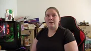 Die 19-j&auml;hrige Lena hat derzeit finanzielle Sorgen. Die Vollwaise m&ouml;chte auch nicht mehr vom Amt abh&auml;ngig sein und hat daher beschlossen, sich schnellstm&ouml;glich einen Job zu suchen.