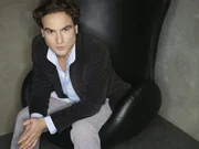 (3. Staffel) - Durch seine Nachbarin Polly lernt Physiker Dr. Leonard Hofstadter (Johnny Galecki) ein ganz anderes Leben kennen ... (3. Staffel) - Durch seine Nachbarin Polly lernt Physiker Dr. Leonard Hofstadter (Johnny Galecki) ein ganz anderes Leben kennen ...