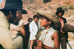 Juan Miranda (Rod Steiger, li.) raubt mit seiner Familie reiche Reisende aus. Sein gr&ouml;&szlig;ter Coup soll ein &Uuml;berfall auf die Bank von Mesa Verde werden.