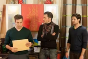 Wird Paco (Milos Vukovic, r.) Malte (Stefan Bockelmann, M.) von Saschas (Alexander Sholti) Aff&auml;re mit Britta erz&auml;hlen?
