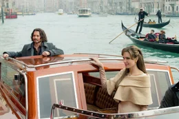 L-R: Frank Tupelo (Johnny Depp) und Elise Clifton-Ward (Angelina Jolie)