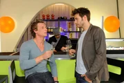 Was ist zwischen Tom (Patrick Kalupa, l.) und Enrique (Jacob Weigert, r.) los? Was ist zwischen Tom (Patrick Kalupa, l.) und Enrique (Jacob Weigert, r.) los?