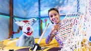 Woozle und Maria spielen das Piratenleben nach.