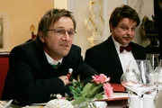 "Die Slupetzkis", "Urlaub wider Willen." Im Bild (v.li.): Markus Hering (Heinrich Tauber), Wolfgang Böck (Werner Slupetzki). "Die Slupetzkis", "Urlaub wider Willen." Im Bild (v.li.): Markus Hering (Heinrich Tauber), Wolfgang Böck (Werner Slupetzki).