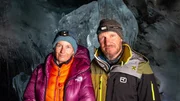 Gespr&auml;ch Andrea Fischer und Hermann Maier in der Eish&ouml;hle Hintertuxer Gletscher.